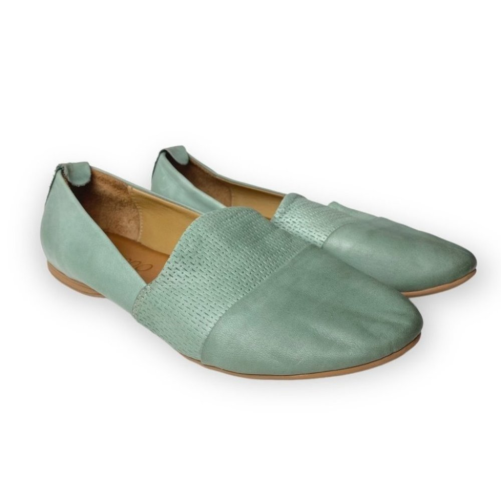 Bueno  Mint Green Katy Flats